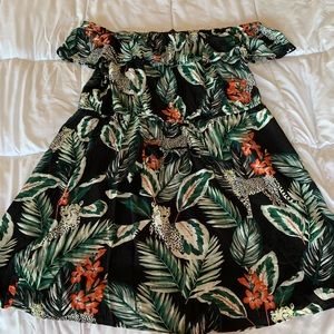 City chic- Off the shoulder dress